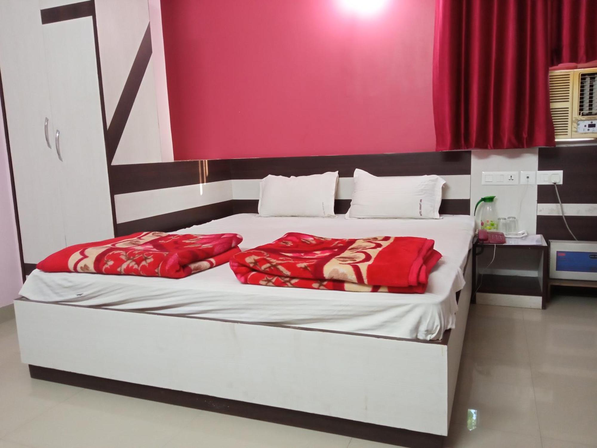 Hotel Viraat Inn Gaya Rom bilde